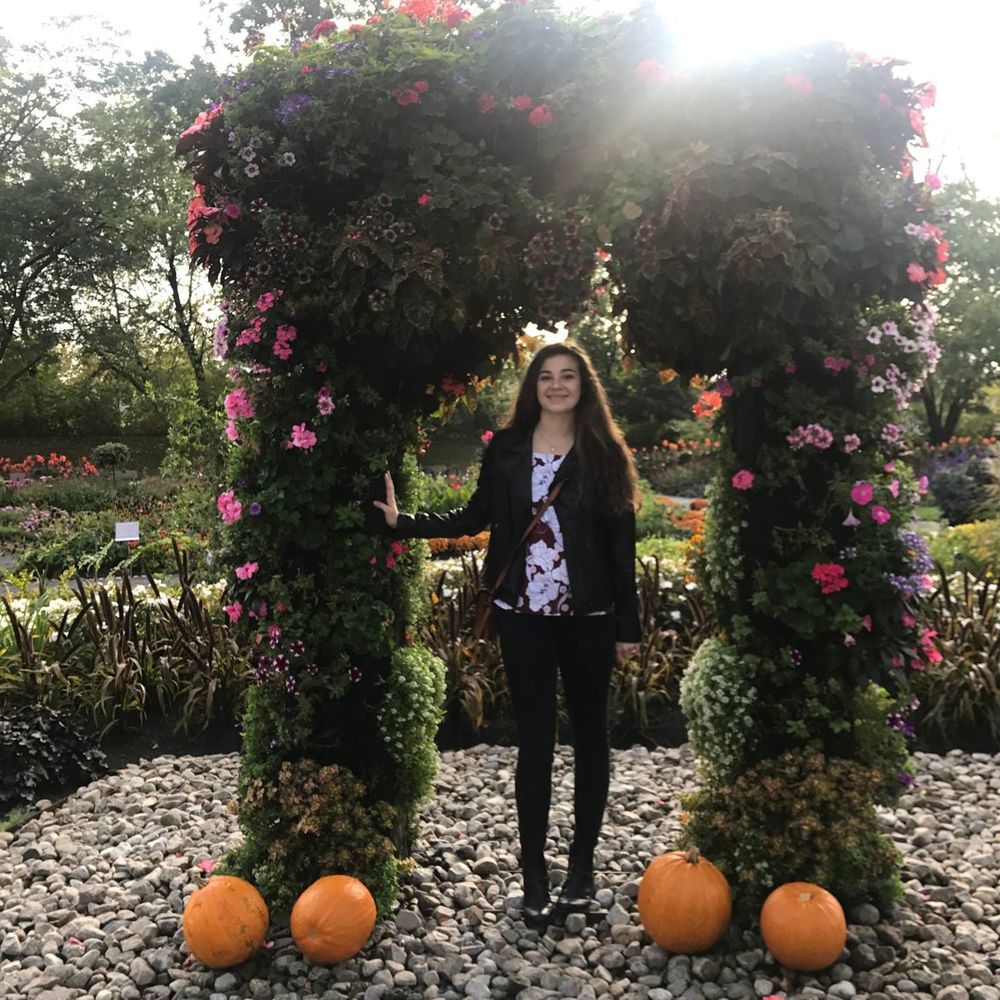 Meet your Posher, Madeleine